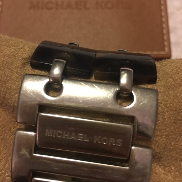 Michael Kors - Tortoise Watch - Picture 3 of 5